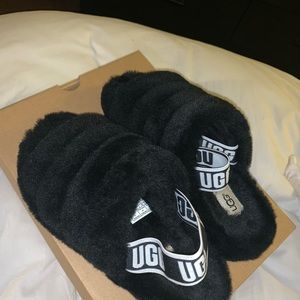 Ugg women’s fluff yeah sandals